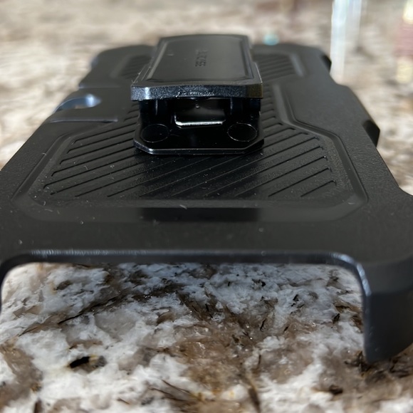 Supcase iPhone case holder for belt clip - Picture 6 of 7